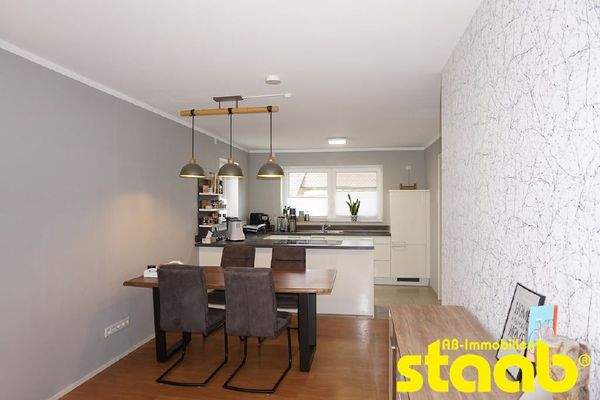 Wohn-/Essbereich mit offener Küche