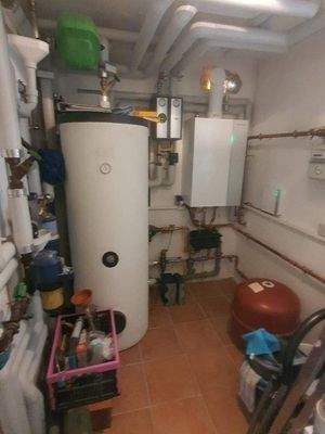 nagelneue Gas-Therme.jpg