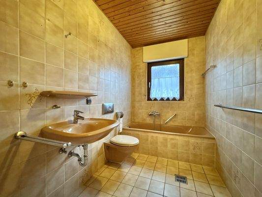 Elternbadezimmer mit Wanne