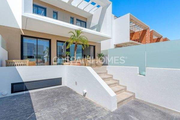 Semi-Detached Houses with Pools in Dolores Alicante