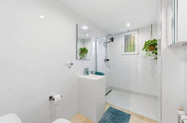 2nd Bathroom in villa in Costa d'en Blanes