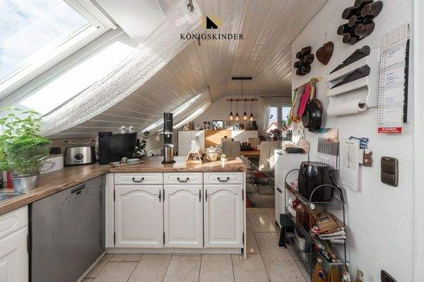 Offene Küche mit Durchgang in den Ess,- Wohnbereich