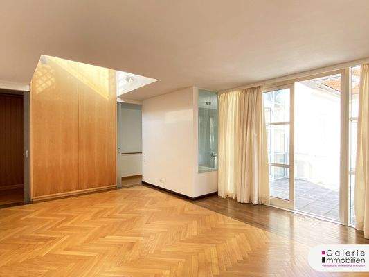 En-suite Schlafzimmer 2.OG unmöbliert - Zugang zur Terrasse