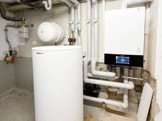 Moderne Heizung im KG (App steuerbar)