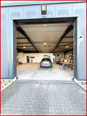 Gewerbe -Halleneinfahrt