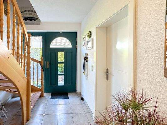 Eingangsbereich mit klarer Struktur