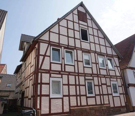 Straßenansicht vom Haus.JPG