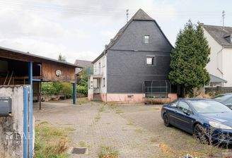 Straßenansicht - (KI generiert)