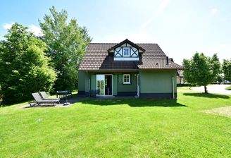 kaufen-freistehendes-ferienhaus-cochem-aussenansicht-golfplatz-recreatieadviseurs-vakantiehuistekoop-nl.jpg