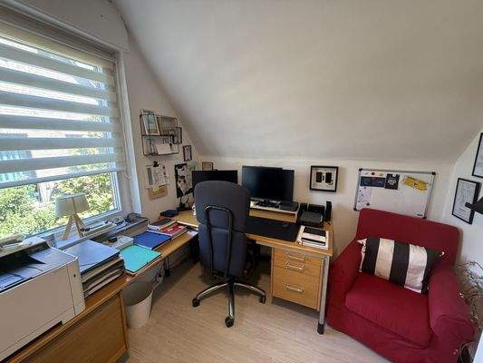 Büro/Kinderzimmer
