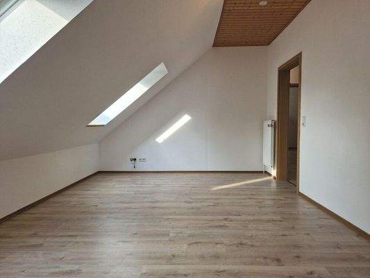 Ein lichtdurchfluteter Raum