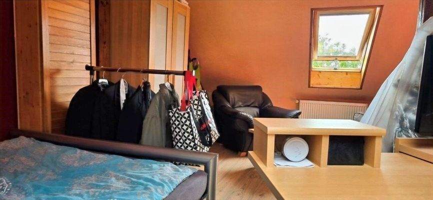 Schlafzimmer DG Bild 1