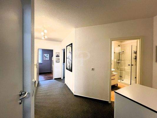 Flur mit Abstellraum OG 