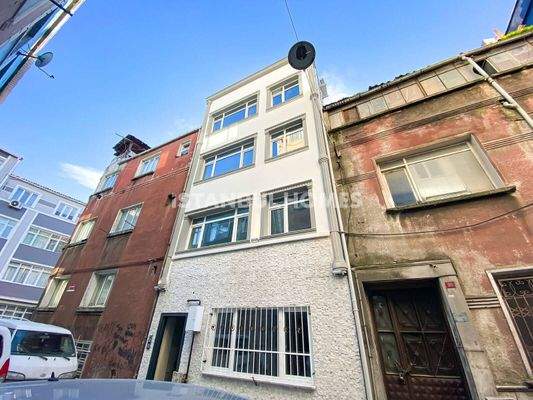 Furnished Ready to Move Building in Istanbul Fatih