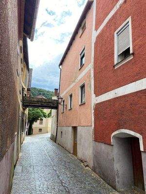 Aussenansicht mit Kellerzugang