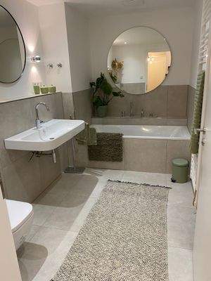 Bad-Sanitär und Fliesen 60x60.jpg