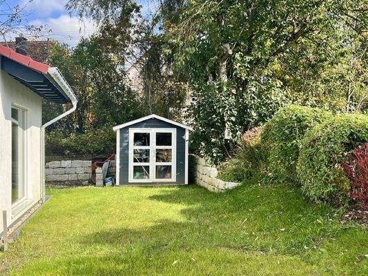 Hübsches Gartenhaus für Ihre Gartenutensilien und 