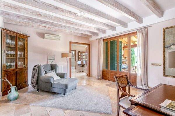 Der Wohnereich ist schön eingerichtet