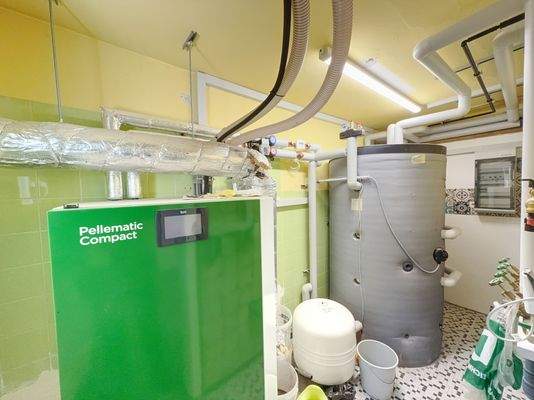 neue Holzpellets-Heizung