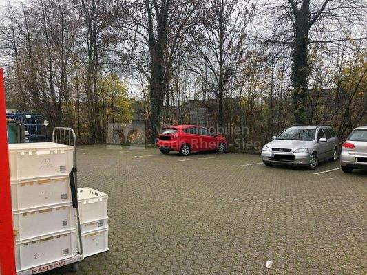 Stellplatzfläche hinter Edeka