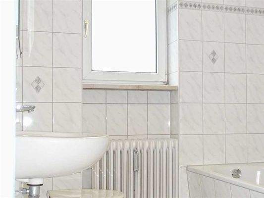 Bad mit Wanne