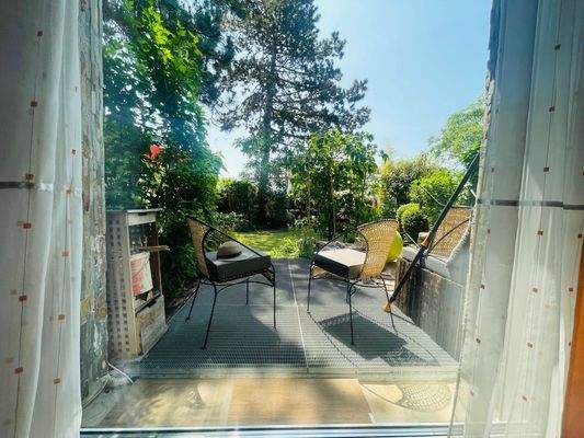 Blick aus dem Wohnbereich