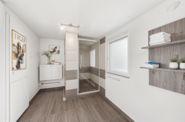 DG | Bad mit WC und Dusche