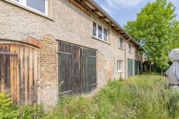 Zugang zu den Lagerräumen im EG