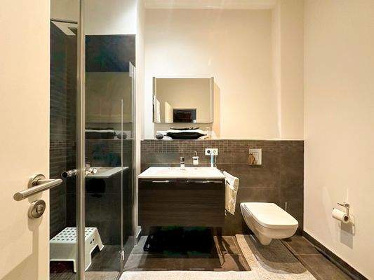 Gäste-Bad mit Dusche