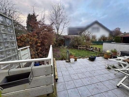 Terrasse mit Außentreppe Keller