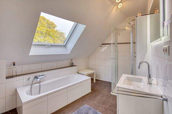 Badezimmer der Einliegerwohnung