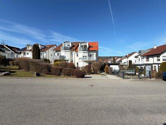 Außenansicht: Harmonische Lage in sonniger und ruhiger Nachbarschaft