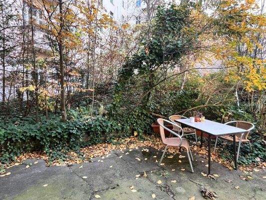 Innenhof_Blick_aus_Fenster