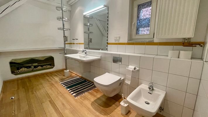 2. Badezimmer mit Dusche und Bidet 2