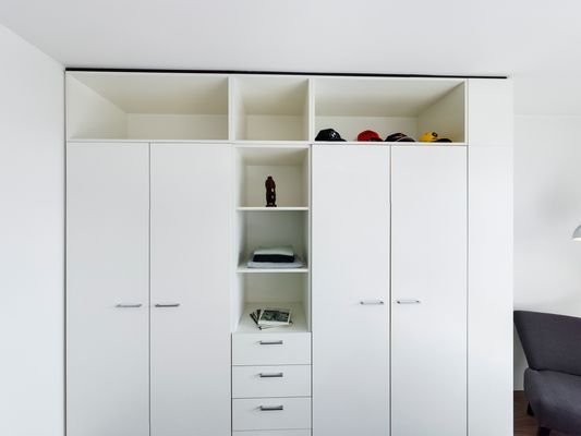 Kleiderschrank