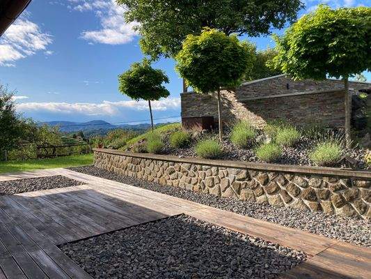 neu gestalteter Garten 