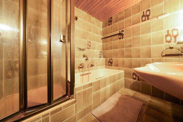 2. Obergeschoss - Innenliegendes Badezimmer