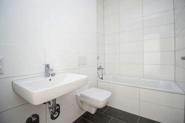 En-Suite Bad 1 mit Badewanne