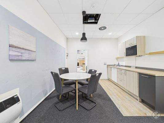 CAM05560G0-PR0017-STILL011