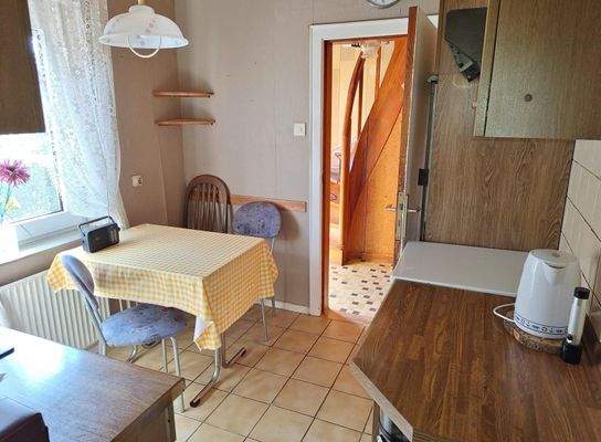 Küche mit Platz für einen kleinen Esstisch