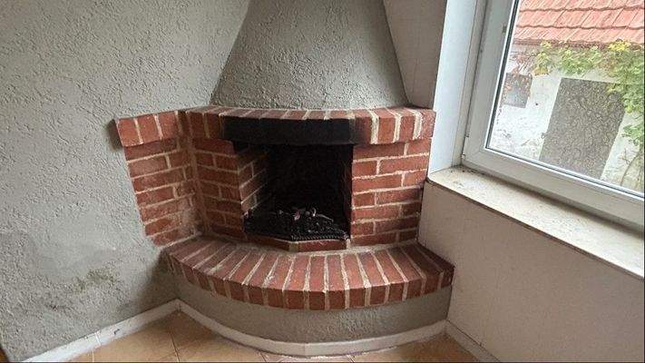 ... mit offenem Kamin - nicht nutzbar