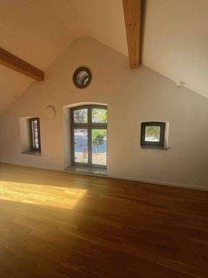 Beispielbil der Nebenwg, ähnliche Ausstattung