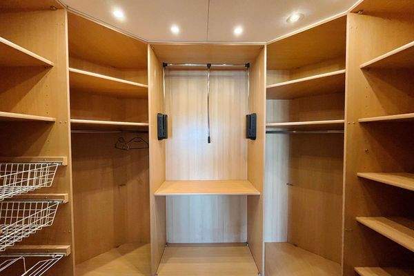 ... mit begehbaren Einbauschrank