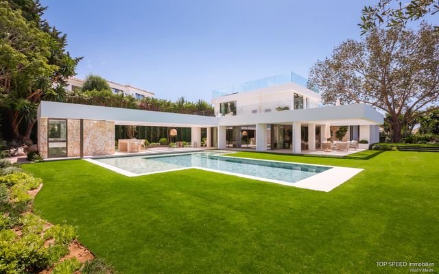 Photo: Villa in Nueva Andalucia