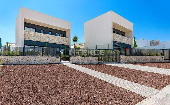 Golf Villa with Impressive Views in Pilar de la Horadada