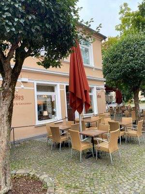 Blick Außenseite zum Kirchplatz