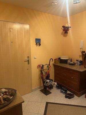 Eingangsbereich mit Kommode