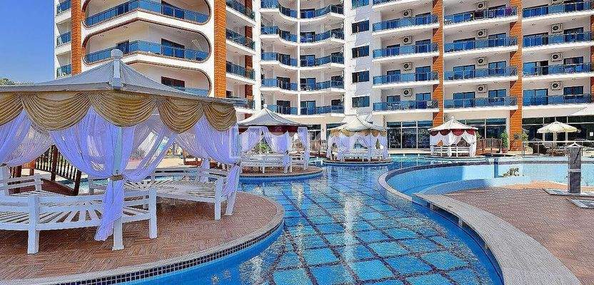 Sea-View Apartment in a Hotel-Concept Complex in Alanya