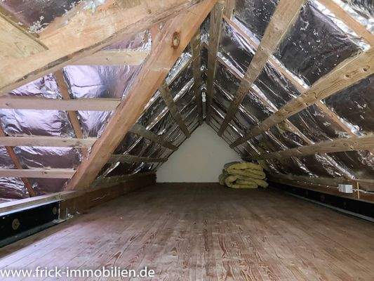 38-Dachboden links Seite.JPG