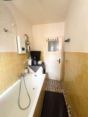 Badezimmer mit WM-Anschluss